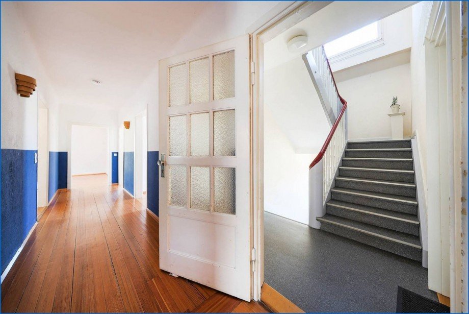 Wohnungst�r und Treppenhaus Etagenwohnung Radolfzell am Bodensee