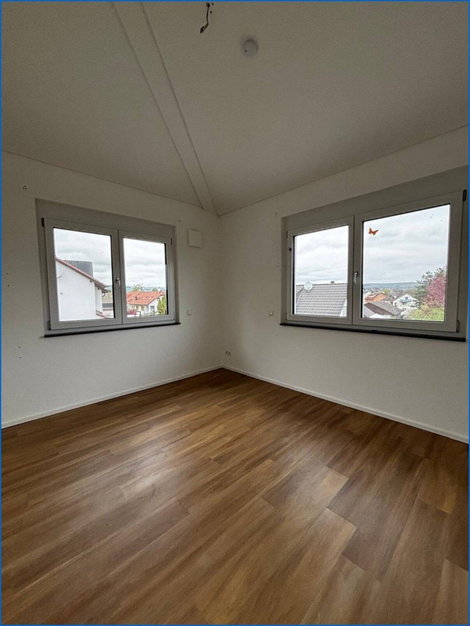 Schlafzimmer 2 Zweifamilienhaus M�hlhausen-Ehingen / Ehingen