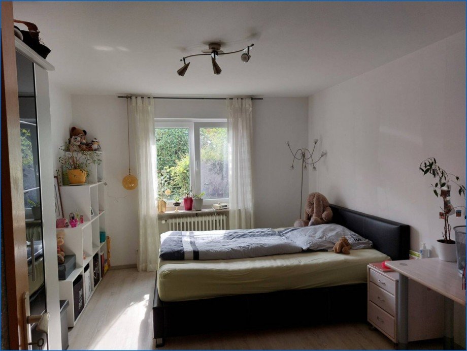 Schlafzimmer-2 EG Zweifamilienhaus Gailingen am Hochrhein