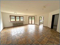 Bild (44c365fdf385102956df801463976d73): Ger�umige und gem�tliche 2,5 Zi.-Wohnung im Gartengeschoss mit Terrasse und PKW-Stellplatz!