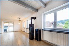 Blick Wohnen Tolles 2-Fam-Haus mit gro�z�gigem Grundst�ck, Doppel-Garage, W�rmepumpe und Solar!
Ideale und ruhige Lage!