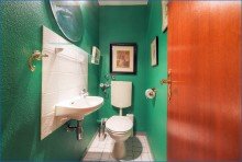 WC Separat Exklusive 3-Zimmer-Wohnung mit Seesicht und Garage, Haus top saniert - frei!