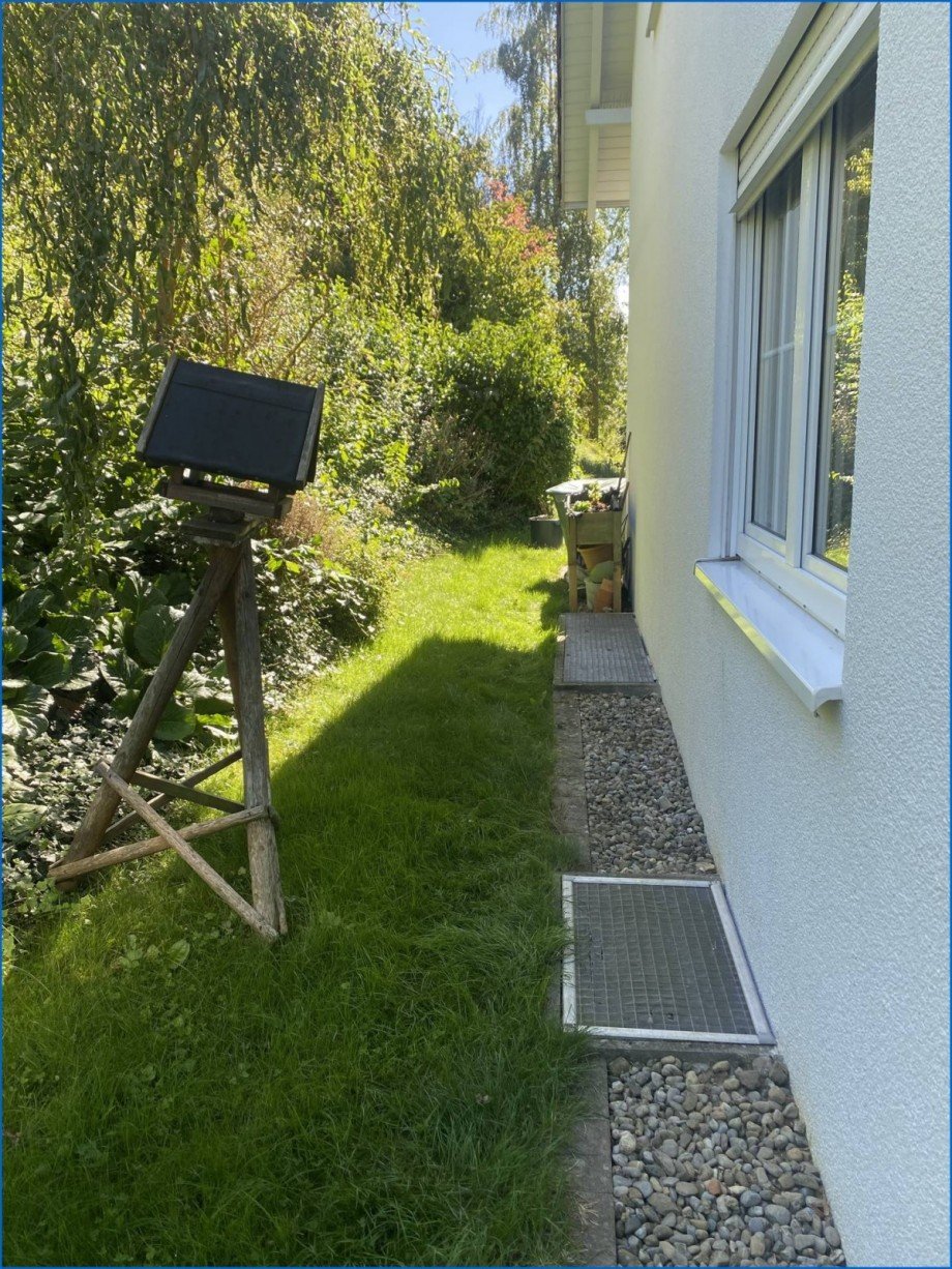 Haus seitlicher Durchgang zum Garten Doppelhaush�lfte Sigmaringen