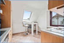 K�che 1.OG Modernes Zweifamilienhaus plus Gewerbeeinheit insgesamt ca. 243m� und gro�z�gigen Freifl�chen