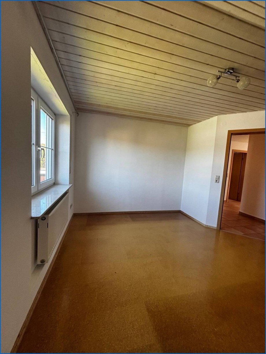 Zimmer 2 Richtung T�r Einfamilienhaus Eigeltingen