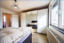 Schlafzimmer Nenzingen: Gro�z.u. attrakt. Einfamilienhaus m. gro�em Grundst�ck (1480 qm), inkl. Baugrundst�ck!