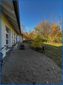 Haus seitlich hinten mit Garten Neuer Preis - Sch�nes Architektenhaus mit gro�em Garten in l�ndlichem Idyll - sofort beziehbar!