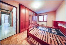 Schlafzimmer EG Bezugsfreies, gro�z�giges Wohnhaus in ruhiger Waldrandlage von Singen mit Doppelgarage.