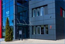 Ansicht Geb�ude Haupteingang B�ro - Praxis - Workspace - Schulung - Produktion - Lager    / 
    EG und 1. OG
