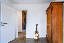 Flur Blick Nenzingen: Gro�z.u. attrakt. Einfamilienhaus m. gro�em Grundst�ck (1480 qm), inkl. Baugrundst�ck!