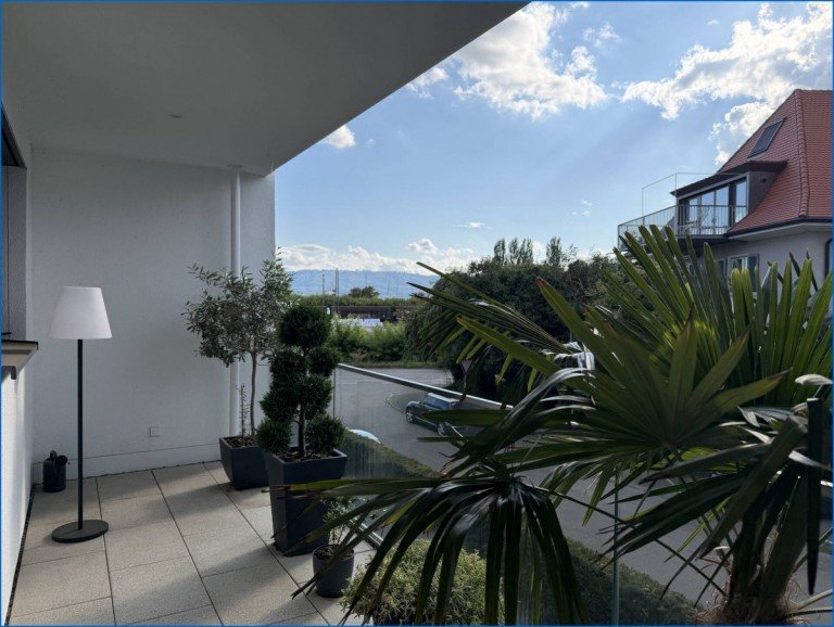 Balkon ca. 10m� Radolfzell am Bodensee Etagenwohnung Moderne 2,5-Zimmerwohnung mit Balkon, Einbauk�che, Lift & Tiefgarage in Radolfzell