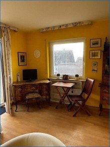 Wohnzimmer Exklusive 3-Zimmer-Wohnung mit Seesicht in sch�ner gepflegter Wohnanlage, Haus top saniert - frei!