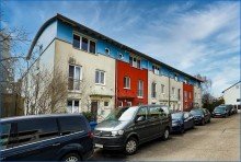 Hausansicht linke Seite Sch�nes Reihenmittelhaus in zentraler und toller Lage in Konstanz-K�nigsbau zu verkaufen