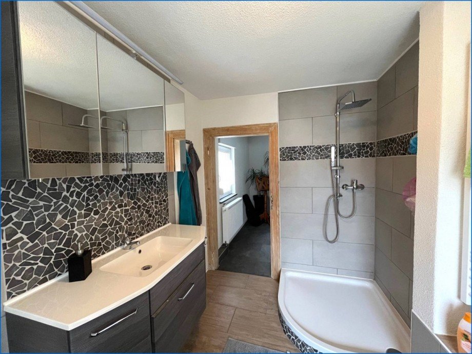 Bad, OG Ansicht 2 Einfamilienhaus Mengen / Rosna