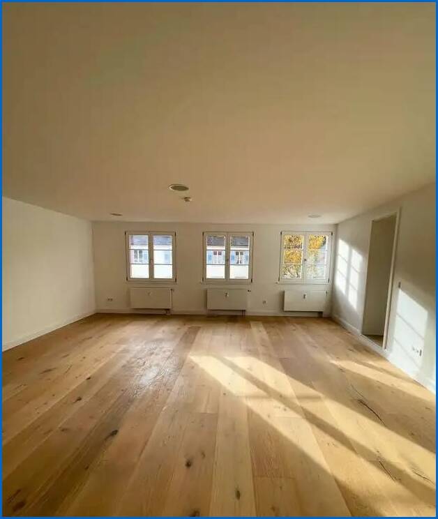 Beispiel Zimmer mit Hochwertigen Holzdielen Mehrfamilienhaus �berlingen