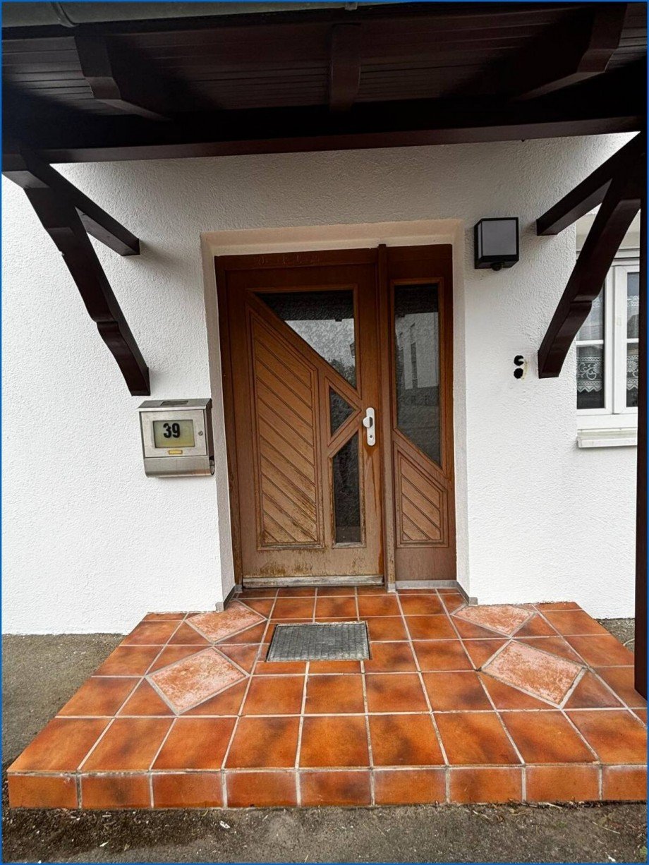 Wohnungseingang Etagenwohnung M�hlingen / Zoznegg