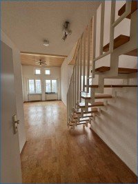 Bild (5a0705ca6a9bdbf5c9a78f05a30c0f03): BEZUGSFREI ! - Attraktive und ger�umige 1,5 Zi.-DG-Maisonettewohnung in naturnaher Lage von Singen!