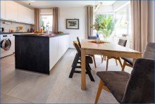 EG-Esszimmer K�che Attraktives Dreifamilienhaus mit zwei Doppelgaragen und umfassender Modernisierung als Renditeobjekt