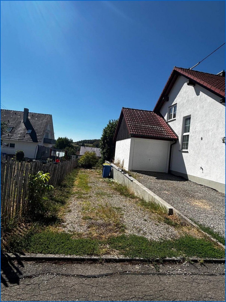 Garage und Zugang Garten Einfamilienhaus Eigeltingen