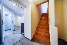 Treppe Nenzingen: Gro�z.u. attrakt. Einfamilienhaus m. gro�em Grundst�ck (1480 qm), inkl. Baugrundst�ck!