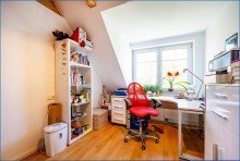 Ziimmer1 OG Attraktive 4,5 Zi. DG-Maisonette-Wohnung, mit 2 x TG/Platz u. gro�em Balkon, in Top-Zustand!