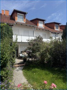 Blick Balkon u. Terrasse1 RZ-B�hringen: noch Vermietetes Reihenmittelhaus m. Carport, in ruhiger u. kinderfreundlicher Lage!