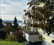 Haus mit Blick auf den See Exklusive 3-Zimmer-Wohnung mit Seesicht in sch�ner gepflegter Wohnanlage, Haus top saniert - frei!