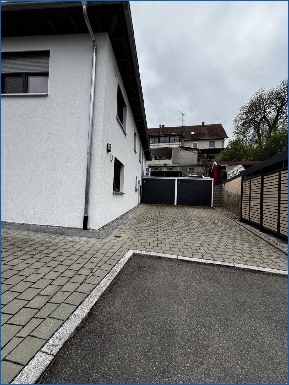 Garagen zum Haus Zweifamilienhaus M�hlhausen-Ehingen / Ehingen
