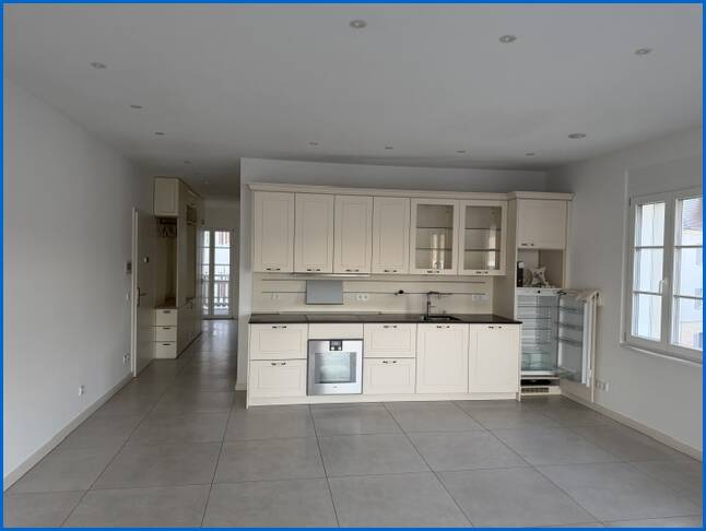 Blick z EBK Etagenwohnung Bodman-Ludwigshafen / Bodman