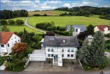 Hausansicht von oben Sehr sch�nes, gro�z�giges Einfamilienhaus in Top-Wohnlage in Stockach - Nellenburg frei nach Abspr.