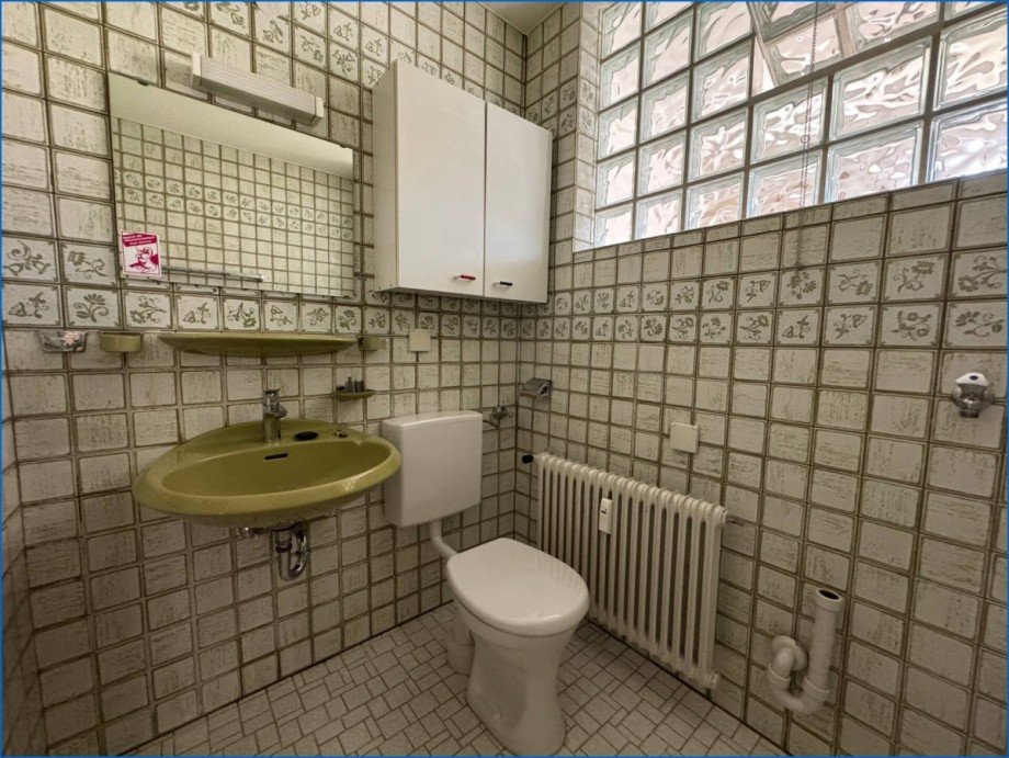 WC, WM-Anschl. Etagenwohnung Singen