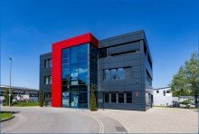 Ansicht gesamtes Geb�ude frontal B�ro - Praxis - Workspace - Schulung - Produktion - Lager    / 
    EG und 1. OG
