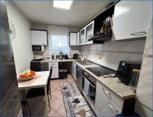 K�che mit EBK Familienfreundliche 4 Zi.-Wohnung im 1.OG mit Balkon in sch�ner und ruhiger Ortsrandlage!