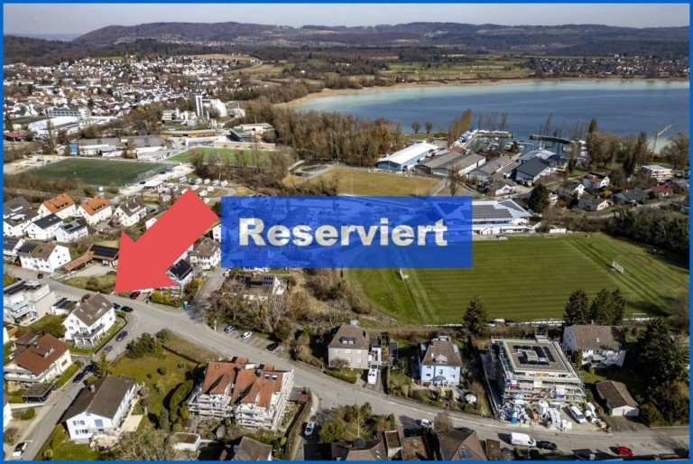 Luftaufnahme DG Ferienwohnung Radolfzell am Bodensee Dachgeschosswohnung Bezugsfreie, genehmigte Ferienwohnung Halbinsel Mettnau, Radolfzell am Bodensee mit Stellplatz