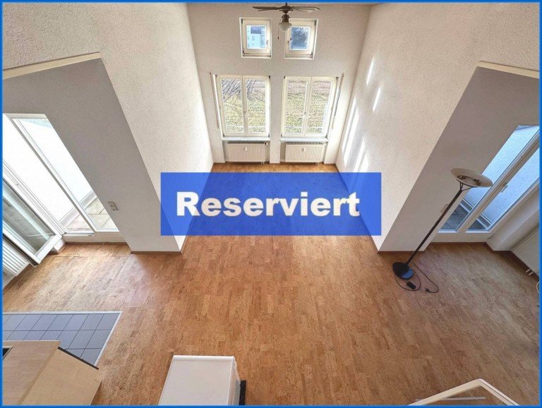 Titelbild Singen am Hohentwiel Dachgeschosswohnung BEZUGSFREI ! - Attraktive und ger�umige 1,5 Zi.-DG-Maisonettewohnung in naturnaher Lage von Singen!