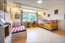 Kinderzimmer Sch�ner Bungalow mit ELW auf gro�em Grundst�ck, moderne W�rmepumpe und bereits energetisch ged�mmt .