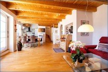 Wohnen3 Attraktive 4,5 Zi. DG-Maisonette-Wohnung, mit 2 x TG/Platz u. gro�em Balkon, in Top-Zustand!