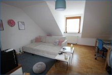 Zimmer 2 DG RZ-B�hringen: noch Vermietetes Reihenmittelhaus m. Carport, in ruhiger u. kinderfreundlicher Lage!