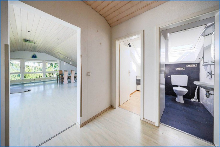 Diele, Abstellraum, G�ste-WC Dachgeschosswohnung Gaienhofen-Gundholzen