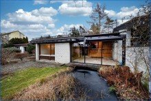Teich Bezugsfreies, gro�z�giges Wohnhaus in ruhiger Waldrandlage von Singen mit Doppelgarage.