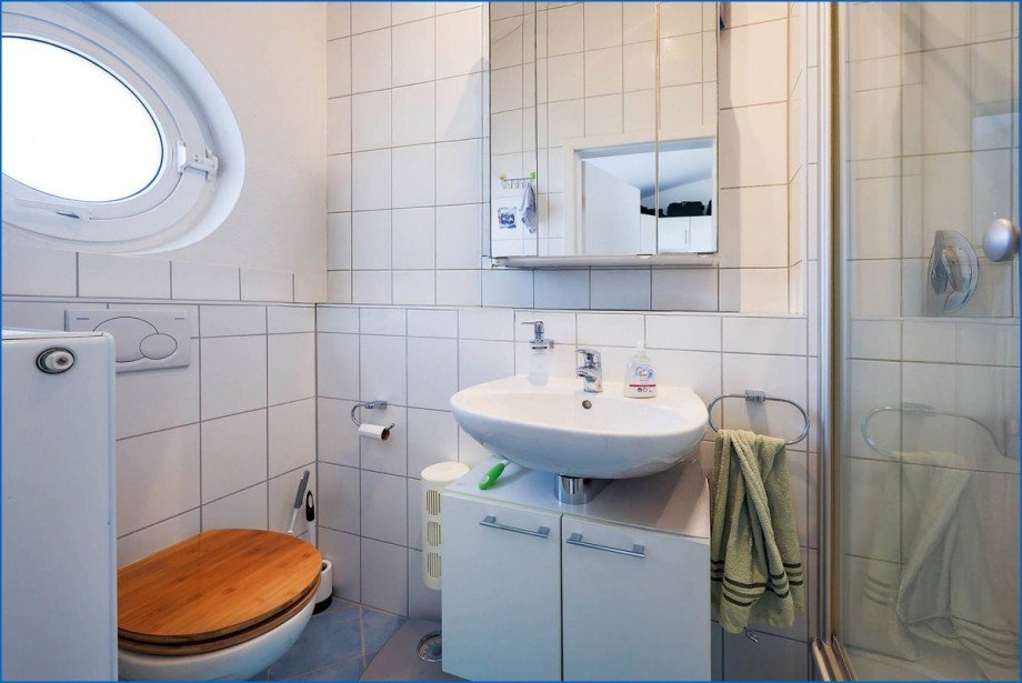 Dachgeschoss Bad kopmplett Reihenmittelhaus Konstanz