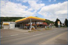 Titelbild Tankstelle mit KFZ-Werkstatt, sowie Gastronomie/Restaurant und separate Wohnung, gro�es Grstk.!