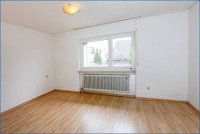 Zimmer EG Hilzingen-Familienfreundliche, gro�z�gige DHH mit Garage, in ruhiger Lage; BEZUGSFREI !