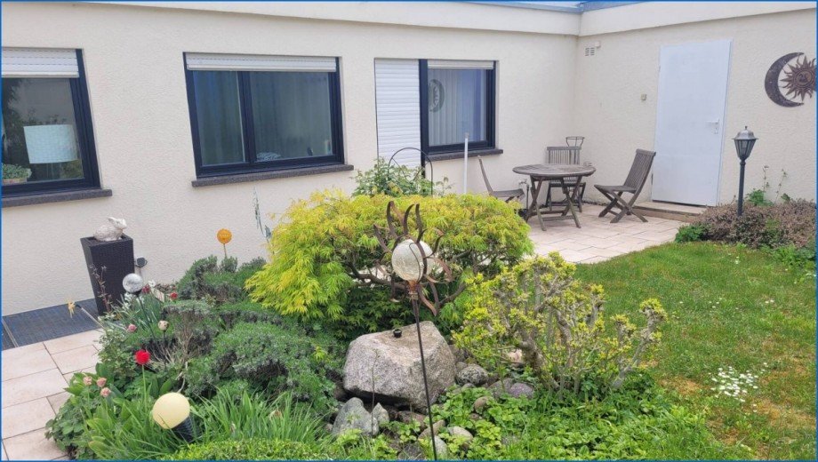 Garten im Sommer Einfamilienhaus Konstanz