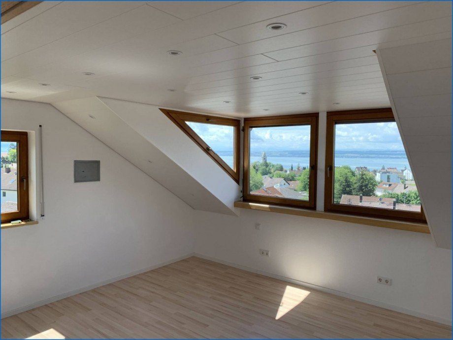 Blick DG Zweifamilienhaus Meersburg