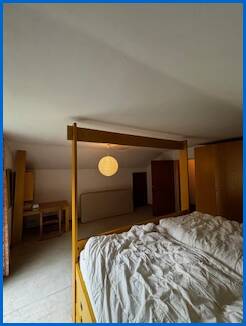 Schlafzimmer Dachgeschosswohnung �hningen / Schienen
