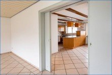 Wohnzimmer Blick zur K�che Hilzingen-Familienfreundliche, gro�z�gige DHH mit Garage, in ruhiger Lage; BEZUGSFREI !