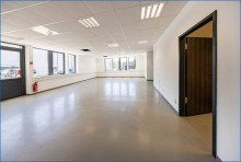 EG_Gro�er B�ro- Arbeitsraum Blick Richtung Ausgang B�ro - Praxis - Workspace - Schulung - Produktion - Lager    / 
    EG und 1. OG