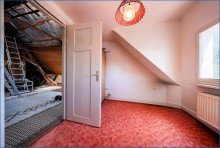 Dachspitz Zimmer 1 Bezugsfreies Zweifamilienhaus - Gestaltungsfreiraum in begehrter Lage von Singen am Hohentwiel
