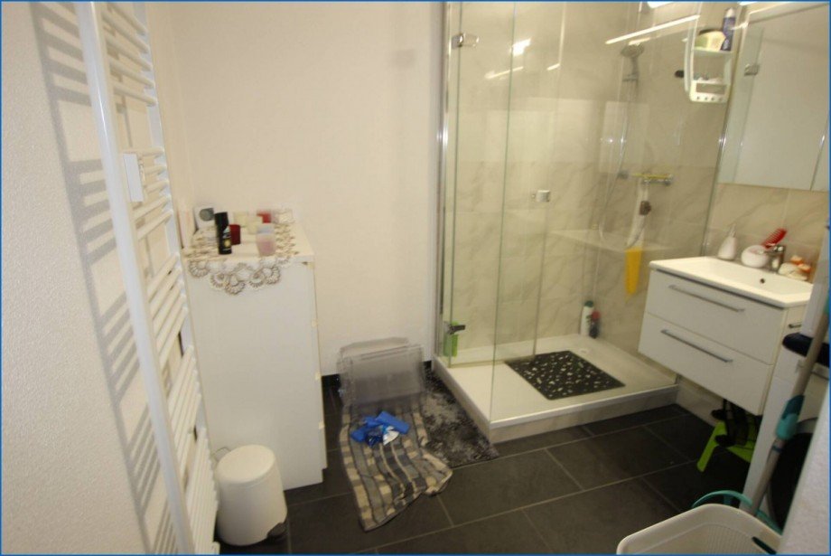 Bad m. Dusche Etagenwohnung Allensbach